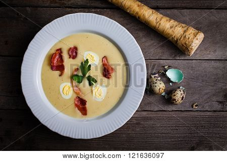Cream soup with horseradish