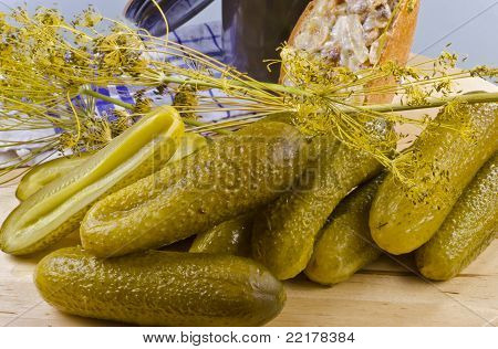 แตงกวากระเทียมโปแลนด์