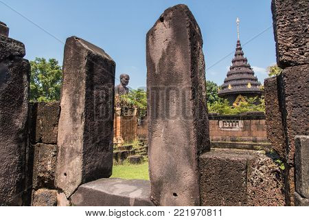 Prasat Wat Sa Kamphaeng Yai At Uthumphon Phisai District,old Thai Historical Castle.