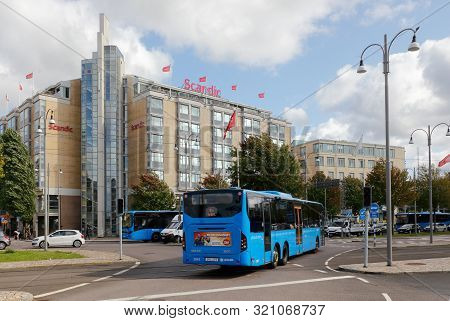 Gothenburg, Sweden - September 2, 2019: The Odinsplatsen With A City Bus And The Scandic Crown Hotel