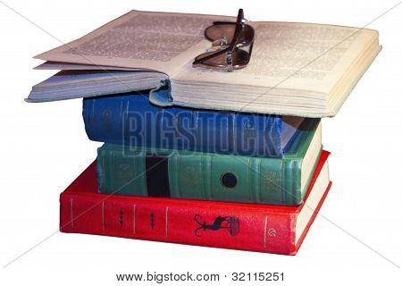 une pile de livres isolé