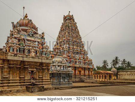 Kampaheswarar Temple, Dedicated To The God Shiva, Is Located In The City Of Tirubuvanam