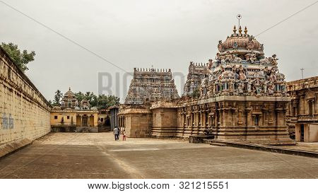 Kampaheswarar Temple, Dedicated To The God Shiva, Is Located In The City Of Tirubuvanam