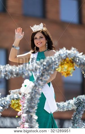 Benton Harbor, Michigan, Usa - May 4, 2019: Blossomtime Festival Grand Floral Parade, Float Carrying