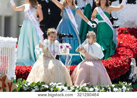 Benton Harbor, Michigan, Usa - May 4, 2019: Blossomtime Festival Grand Floral Parade, Float Carrying