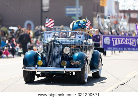 Benton Harbor, Michigan, Usa - May 4, 2019: Blossomtime Festival Grand Floral Parade, Classic Car Ca