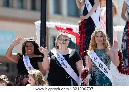 Benton Harbor, Michigan, Usa - May 4, 2019: Blossomtime Festival Grand Floral Parade, Float Carrying