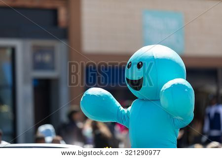 Benton Harbor, Michigan, Usa - May 4, 2019: Blossomtime Festival Grand Floral Parade, Car Carrying S