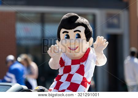 Benton Harbor, Michigan, Usa - May 4, 2019: Blossomtime Festival Grand Floral Parade, Car Carrying B
