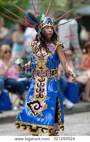 Cleveland, Ohio, Usa - June 8, 2019: Parade The Circle, Woman And Children Using Aztek Outfits Danci