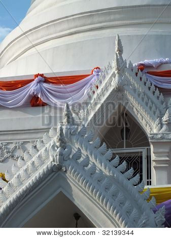 Gable'a Nagas biała Pagoda.