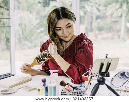 Pretty Asian Woman Blogger The Cosmetic Online Review