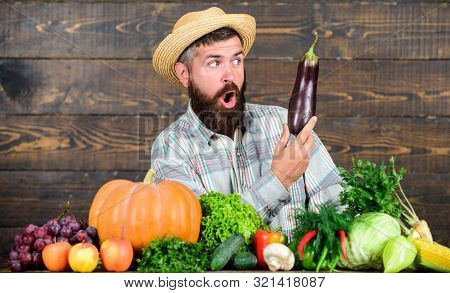 Excellent Quality Harvest. Grow Organic Crops. Organic Fertilizers Make Soil And Plants Healthy And 