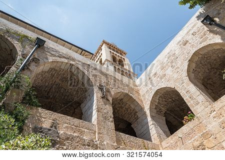 Jerusalem, Israel, September 07, 2019 : The Courtyard Of The Lutheran Church Of The Redeemer On Muri