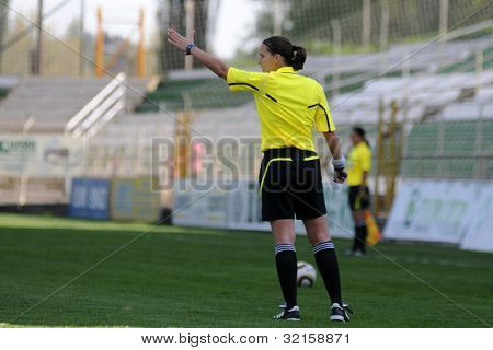 ハンガリー カップ決勝女性 soc でのアクションのカポシュワール、ハンガリー - 4 月 20 日: Eszter 都市 （fifa ワールド カップの審判）
