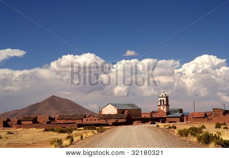 Piccola città boliviana