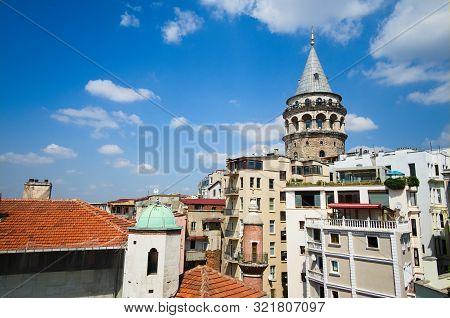 Istanbul, Turkey - September, 2018: Galata Tower View Or Galata Kulesi With Cloudy Blue Sky On Sunny