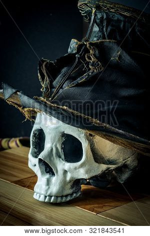 Scary Jawless Halloween Skull Wearing Old Distressed Top Hat