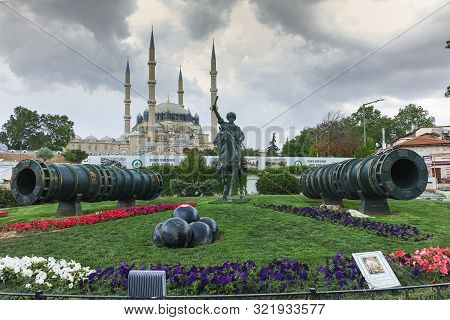 Edirne, Turkey - May 26, 2018: Selimiye Mosque And Monument Of Ottoman Sultan Mehmed Ii (mehmed The 