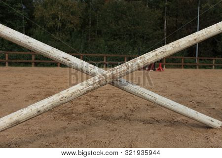 Show Jumping Course, Crosspiece Hurdle Close To