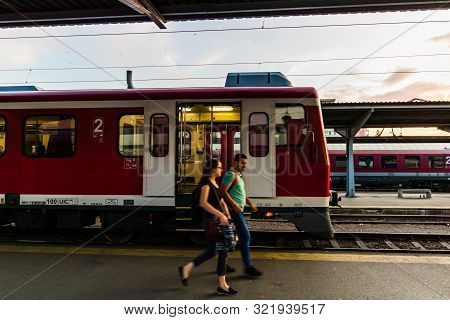 Trains On The Platform Of Bucharest North Railway Station (gara De Nord Bucuresti) In Bucharest, Rom