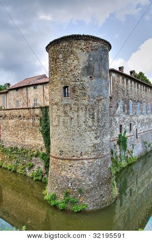 ปราสาท Lisignano Gazzola Emilia-Romagna อิตาลี