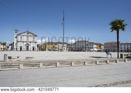 Palmanova, Italy. May 18, 2021. A Panoramic View Of  Place Grant In The Town Center