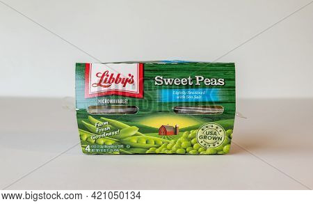 Bemidji, Mn - 17 Nov 2020: Package Of Libbys Sweet Peas In Four Plastic Containers. The Label Says I