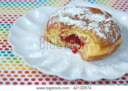 Polska bakverk med hallonfyllning
