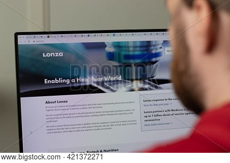 New York, Usa - 1 May 2021: Lonza Company Website With Logo On Screen, Illustrative Editorial