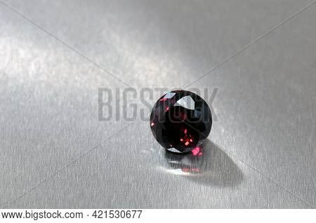 Natural Red Rhodolite Garnet Round Faceted Gemstone. Red Flashes Under Day Light Stighr Stars. Refle