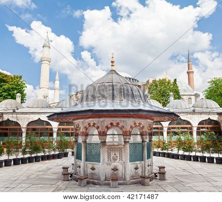 Sokollu Mehmet Pasha Camii innergård