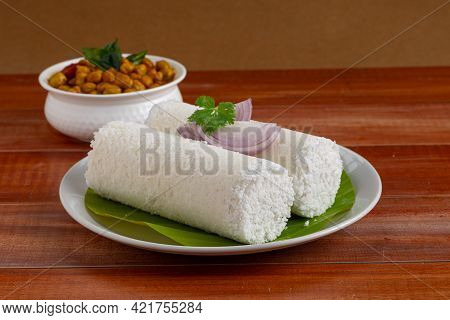 White Rice Puttu With Chana Masala Curry