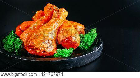 Ogranic Food And Healthy Eating Concept.cooking Chicken Drumsticks.raw Chicken Legs In A Marinade Wi
