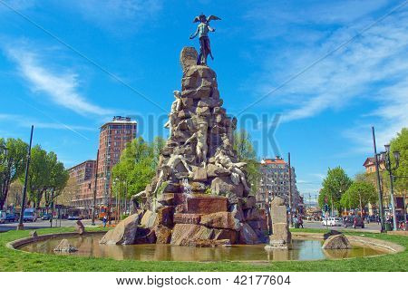 Traforo del Frejus statue, Turin