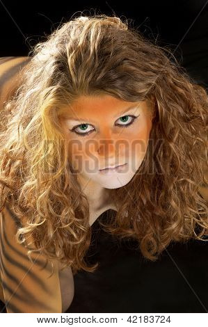 Portrét dívky Bodypainted tygr