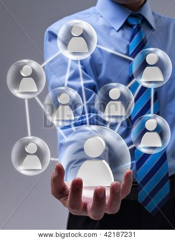Social-networking-Konzept mit angeschlossenen Glas speheres