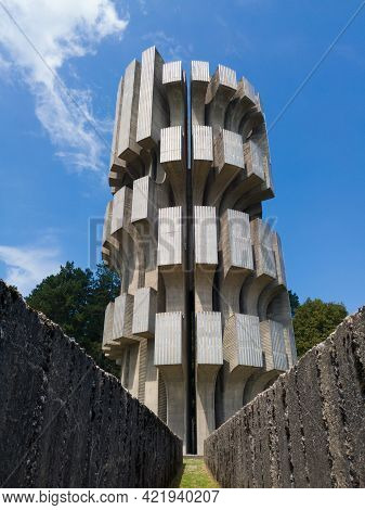 Mrakovica, Bosnia And Herzegovina-august 1, 2020:memorial Monument To The Revolution On Mrakovica, D