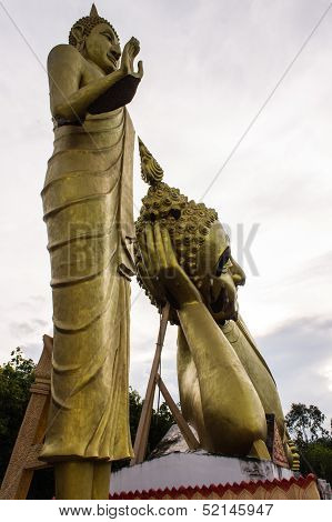 Giant Standing And Reclining Buddhas In Wat Mokkanlan , Chomthong Chiangmai Thailand