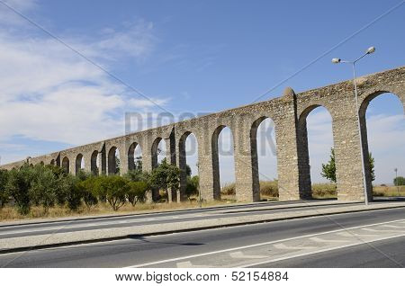 The Agua De Prata Aqueduct