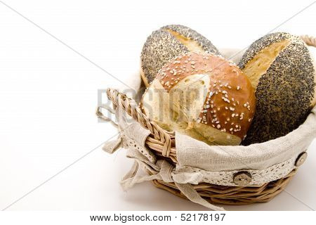 Lyes and poppy seed rolls