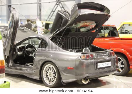 Exposition automobile. Russie. Saint-Pétersbourg. 2009