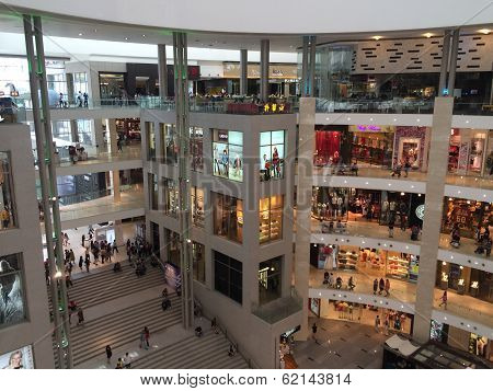 Pavilion Mall, KL, interior atrium