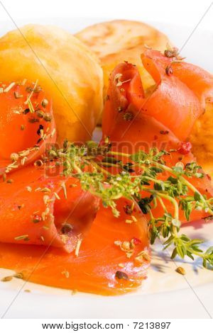 Roter Fisch und Ring-