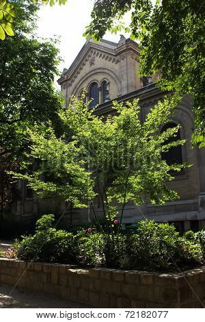 Typical Parisian building