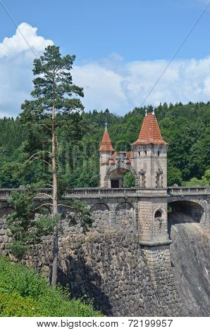 Dam Les Kralovstvi
