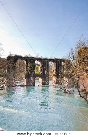 Acquedotto romano In Epiro