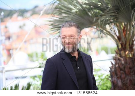 CANNES, FRANCE - MAY 19:  Vincent Cassel attends 'It's Only The End Of The World (Juste La Fin Du Monde)' during the Photocall - The 69th Cannes Film Festival on May 19, 2016 in Cannes.