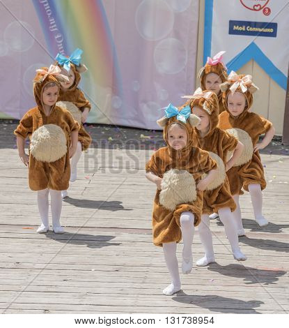 Rostov-on-Don Russia- May 222016: Performance girls School studio-Alla Dukhova 