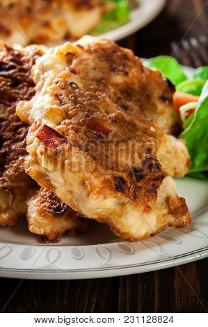 Chicken Medallions With Red Peppers Served With Chips